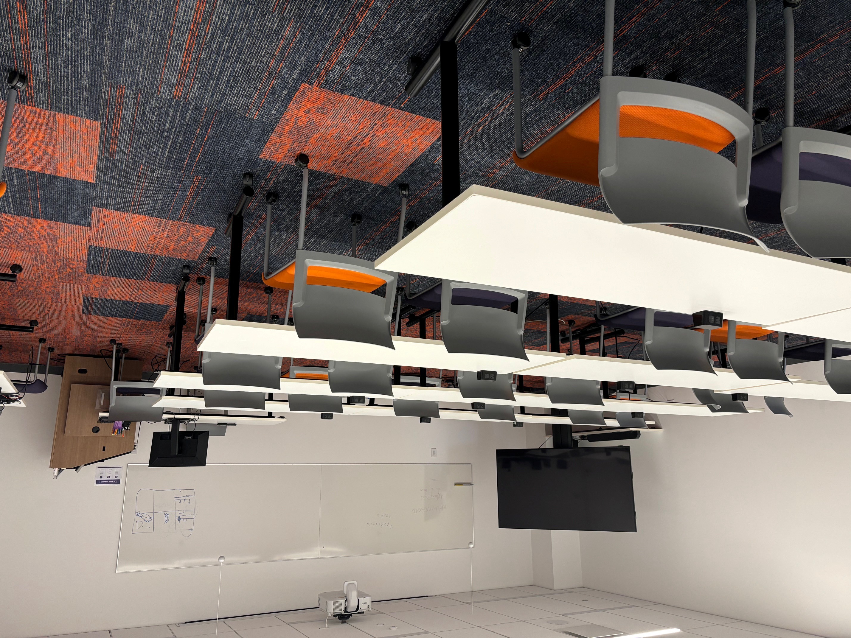 Seminar room with tables and chairs