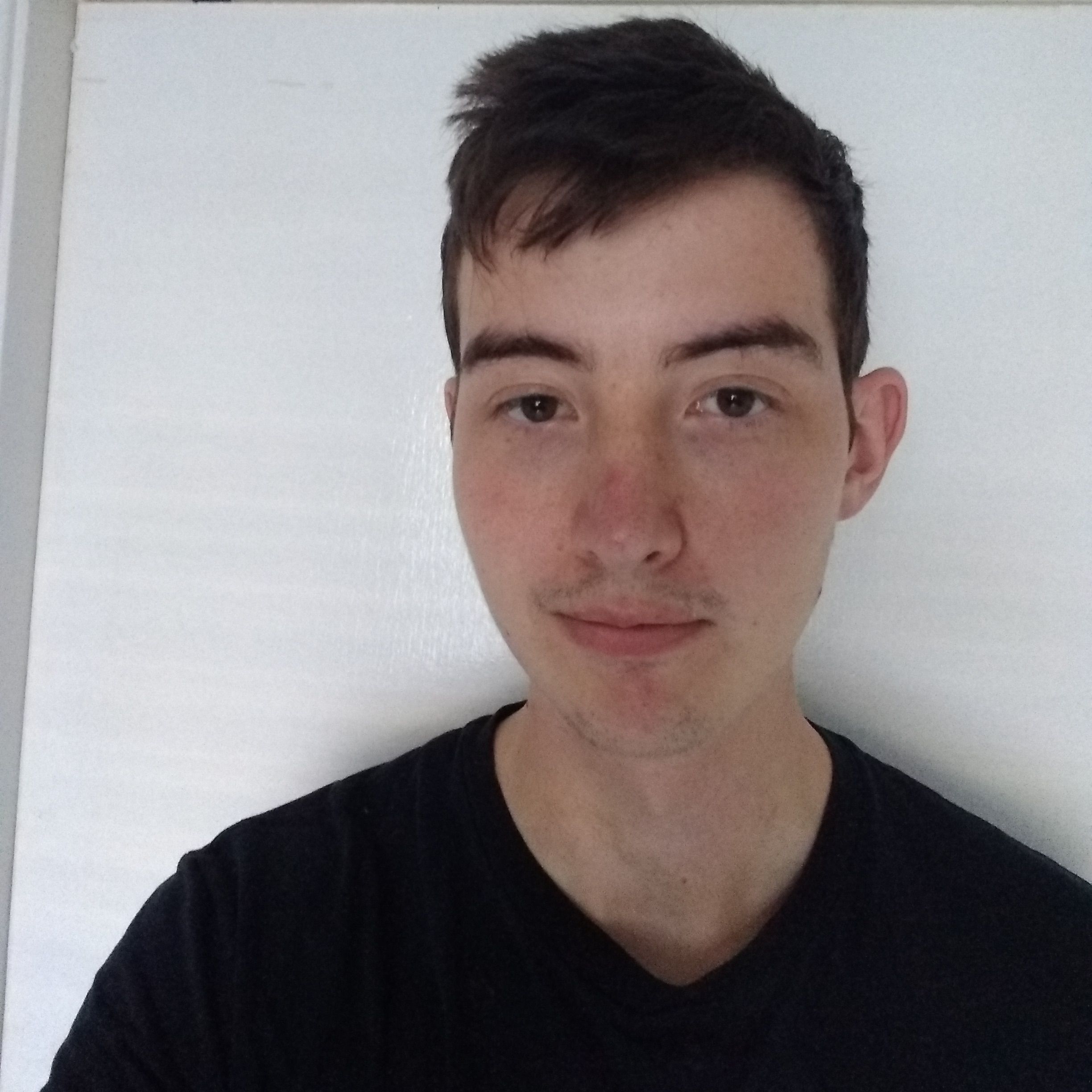 Headshot of Evan Johnson